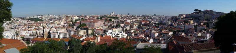 08_07_17_lissabon_blick_vom_castello_morgens