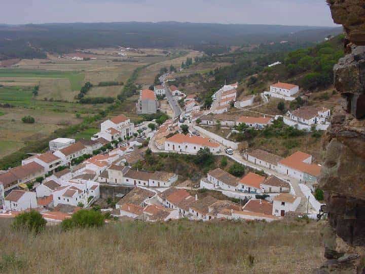 Aljezur: Blick auf die Altstadt